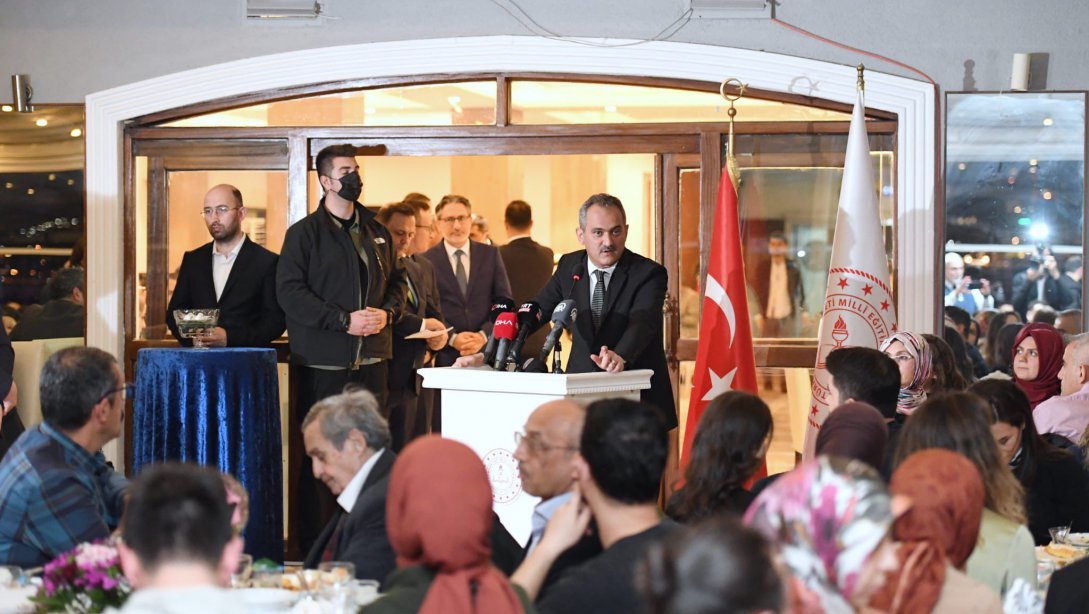 Milli Eğitim Bakanımız Sayın Mahmut ÖZER, İstanbul'da 39 İlçemizin Öğretmenleri ve İlçe Milli Eğitim Müdürleri ile Buluştu