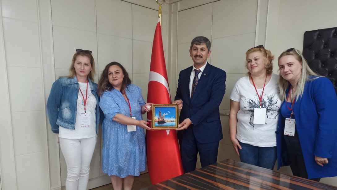 Erasmus+ Programı Kapsamında Ali Fuat Cebesoy İlkokulu Paydaş Ülke Temsilcileri Ataşehir İlçe Milli Eğitim Müdürümüz Sayın İsmail GÜNDAY'a Nezaket Ziyaretinde Bulundu