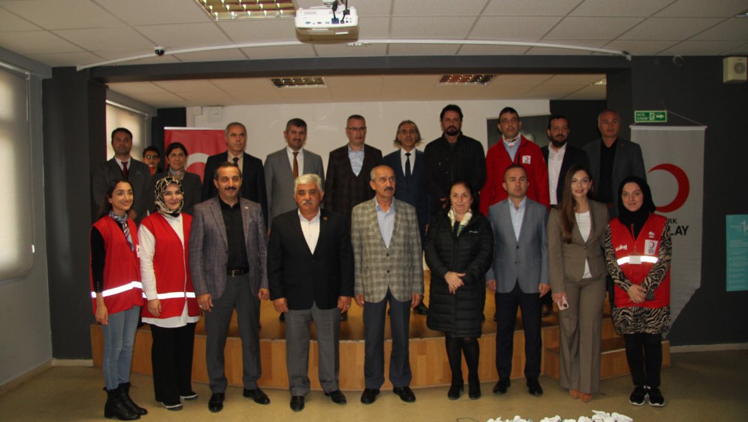 Kızılay Haftası Ataşehir Kızılay Teşkilatının Katkılarıyla Ataşehir Rotary Anadolu Lisesinde Kutlandı 