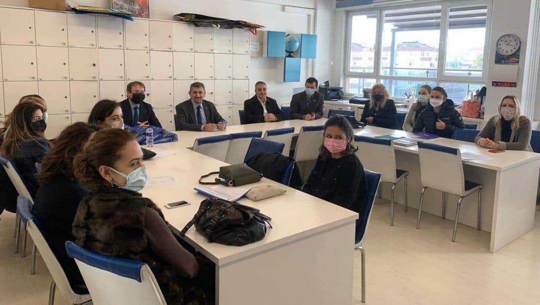 İlçe MEM Müdürümüz Sayın İsmail GÜNDAY Ali İhsan Hayırlıoğlu Ortaokulunu Ziyaret Etti
