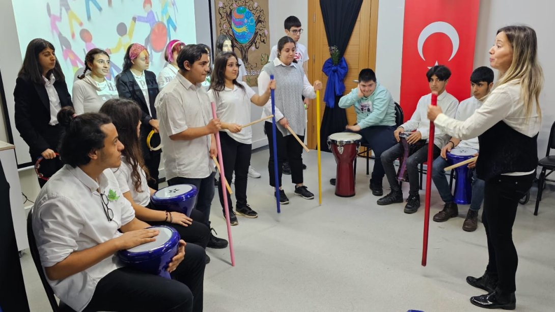 3 Aralık Dünya Engelliler Günü Özel Programı Lions Özel Eğitim Meslek Okulunda Gerçekleştirildi